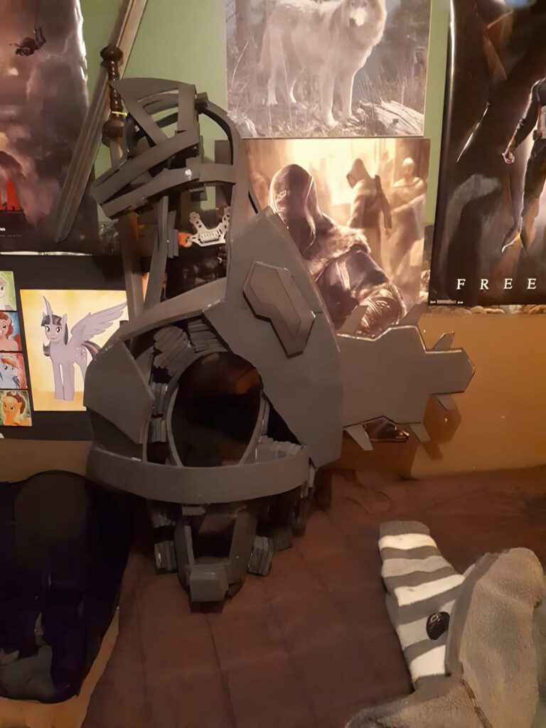 Jonathan Le Guedar Mechagodzilla side view of torso with dorsals