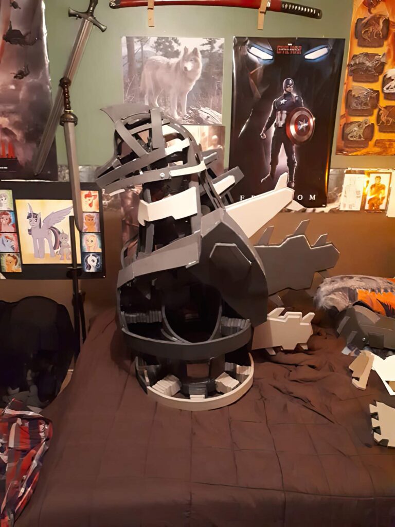 Jonathan Le Guedar Mechagodzilla side view of torso with dorsals