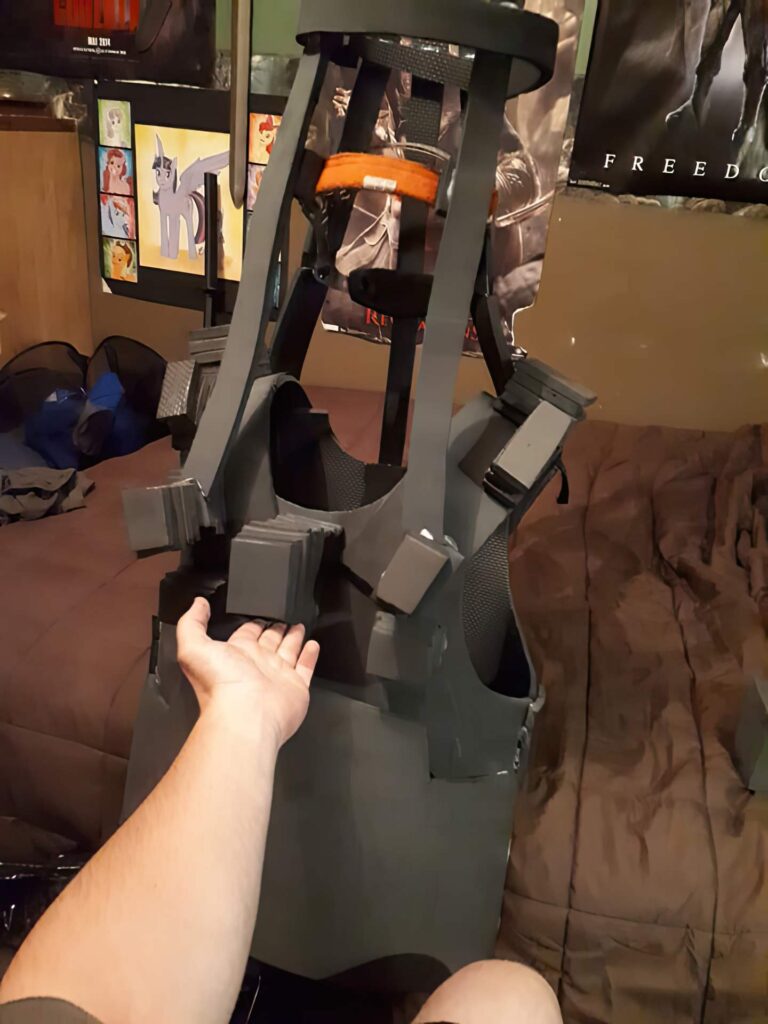 Jonathan Le Guedar Mechagodzilla super structure for head and torso