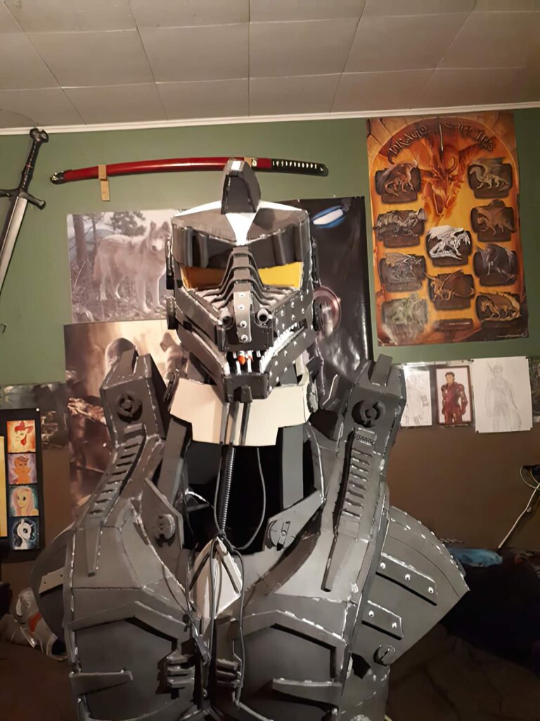 Jonathan Le Guedar Mechagodzilla adding rivet texture details as well as some wiring